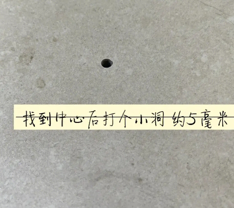 平鲁瓷砖空鼓维修公司专业解答在瓷砖铺贴过程中，如果砂料搅拌不均匀，将会带来以下问题
